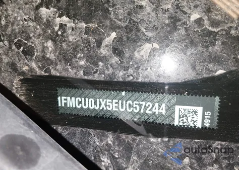 2014 Ford Escape Titanium z USA, uszkodzony, nr VIN 1FMCU0JX5EUC57244